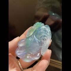 高冰种翡翠吊坠， 加龍精