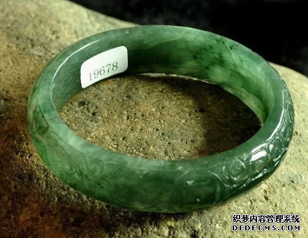 翡翠玉镯怎么根据年龄来选择 翡翠玉镯