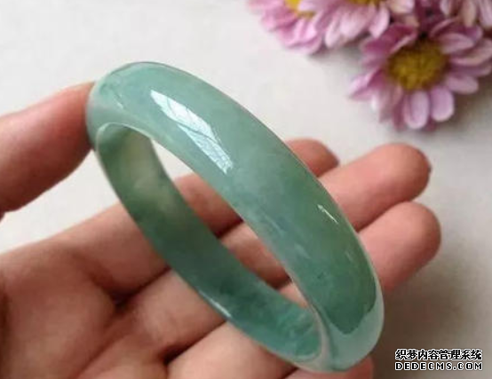 糯米种翡翠手镯价格 糯米种翡翠手镯属于什么档次