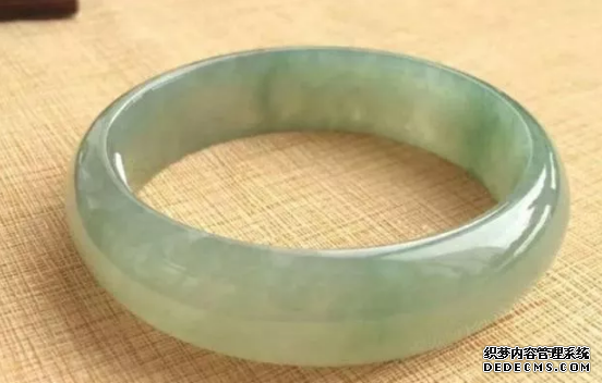 翡翠玉镯的鉴别 翡翠玉镯怎么鉴别真假