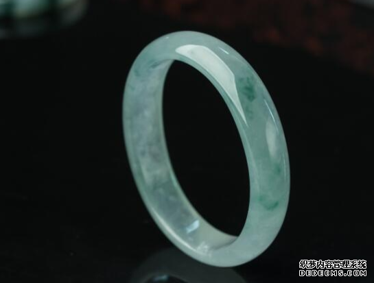 一万左右冰种翡翠手镯 一万左右冰种手镯图片