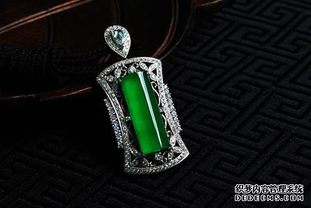 玻璃种帝*绿价格 玻璃种帝*绿多少钱