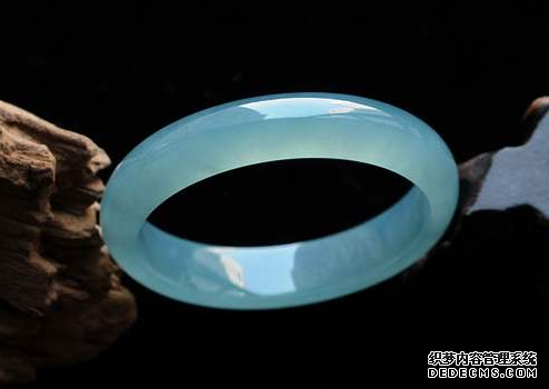 蓝水翡翠手镯 蓝水翡翠手镯图片及价格
