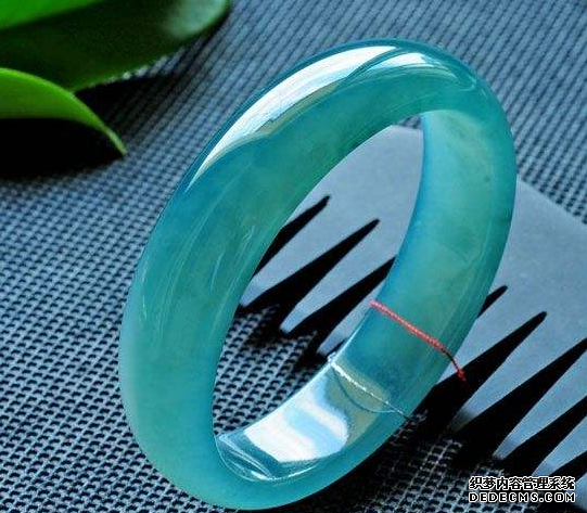 蓝水翡翠手镯 蓝水翡翠手镯图片及价格