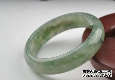 一千多的玉镯子能戴么 一千多的玉镯子好不好