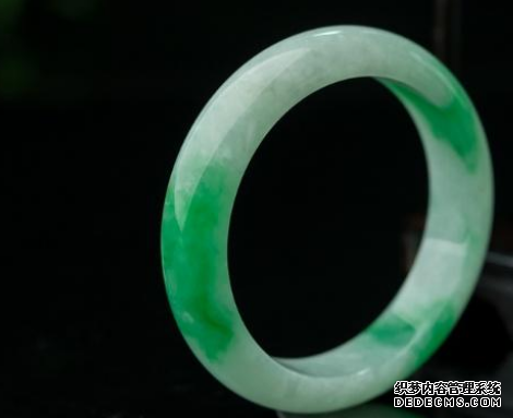 什么样的玉镯子比较好 好的玉手镯要符合这三点