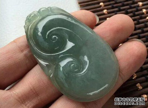 翡翠变黄是怎么回事 翡翠发黄了怎么恢复