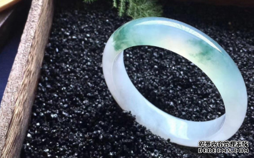 翡翠手镯棉絮 翡翠手镯棉絮多值钱么