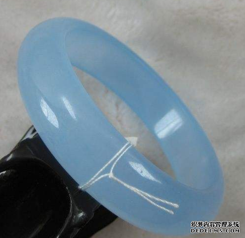 翡翠手镯什么颜色好 翡翠手镯颜色排名