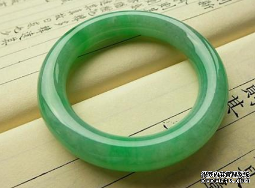 <a href='http://www.sjy2.com' target='_blank'><u>翡翠</u></a><a href='http://www.sjy2.com' target='_blank'><u>手镯</u></a>选购三大要点  <a href='http://www.sjy2.com' target='_blank'><u>翡翠</u></a><a href='http://www.sjy2.com' target='_blank'><u>手镯</u></a>收藏投资价值
