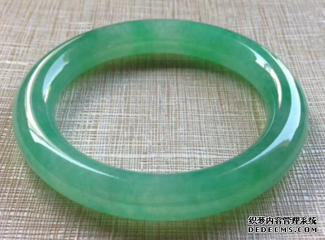 圆条翡翠镯子好吗 翡翠圆条手镯优点