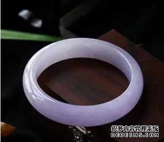 翡翠手镯戴久了表面会被磨花吗 如何防止手镯表面被磨花