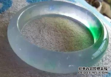 冰糯种翡翠手镯该怎样选购 挑选攻略快速get！