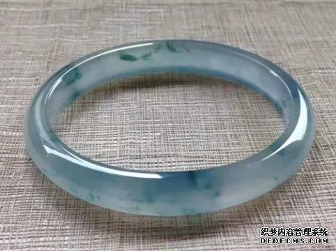 翡翠手镯传说：早年间的翡翠手镯有着什么故事