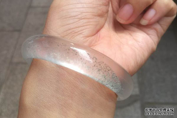 怎么鉴别自然翡翠和水沫子    鉴定方法技巧