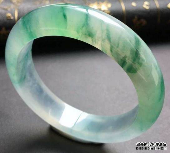 夏天应该如何保养翡翠  翡翠佩戴有什么要注意的