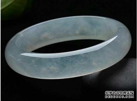 翡翠泡水方法是正确的吗 翡翠保养技巧和方法 翡翠泡水方法是正确的吗 翡翠保养技巧和方法