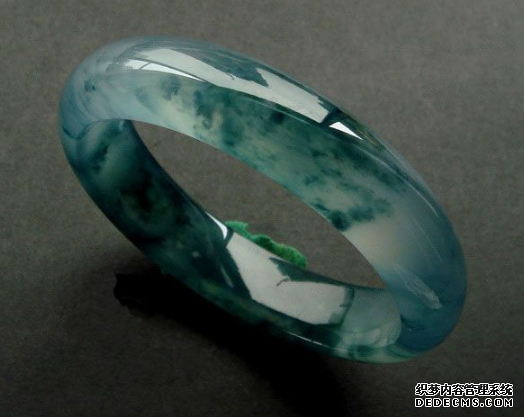 <a href='http://sjy2.com/' target='_blank'><u>翡翠手镯</u></a>鉴赏及收藏魅力解析   <a href='http://sjy2.com/' target='_blank'><u>翡翠手镯</u></a>什么种类 贵