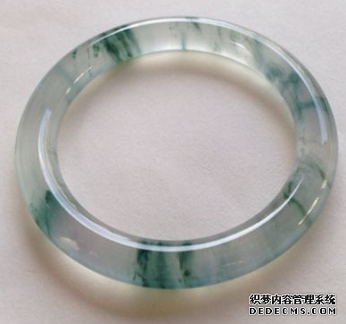 什么样的翡翠手镯才是极品   极品翡翠手镯价格贵吗
