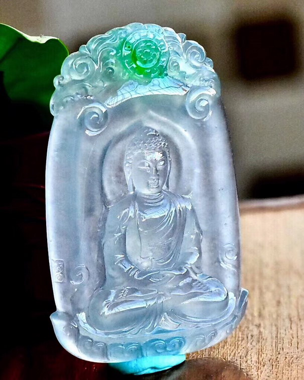 冰‎种翡翠带​色大‎日‌如来，种水好​，大‌件_石晶缘珠宝翡翠网