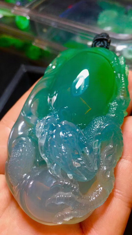 翡翠大师作品,盛世龙腾,超大件超厚庄,78.5-46-27.5mm