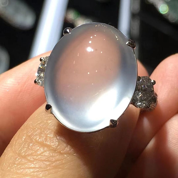 玻璃种翡翠戒指 这枚真的太动心了 裸石18/15/5_翡翠种水等级划分-石晶缘珠宝