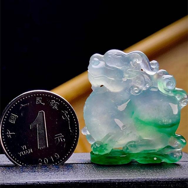 立体雕刻貔貅，玉雕师加龙雕刻作品_石晶缘珠宝翡翠网