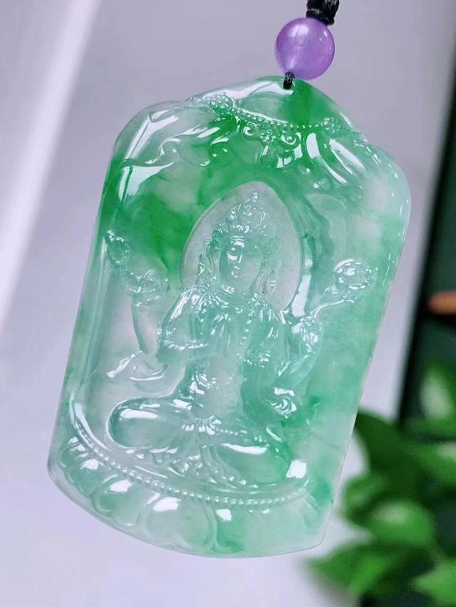林乔玉雕师作品冰种带阳绿四臂翡翠观音_石晶缘珠宝翡翠网