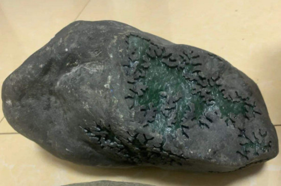 河里怎么找<a href='http://www.sjy2.com' target='_blank'><u>翡翠</u></a><a href='http://sjy2.com/a/article/55724.html' target='_blank'><u>原石</u></a>