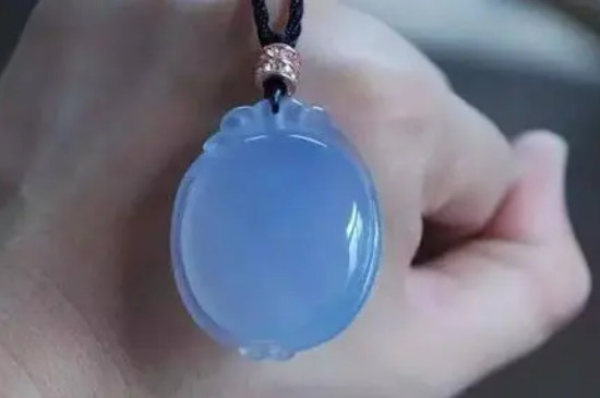 蓝色<a href='http://www.sjy2.com' target='_blank'><u>翡翠</u></a>有哪几种蓝