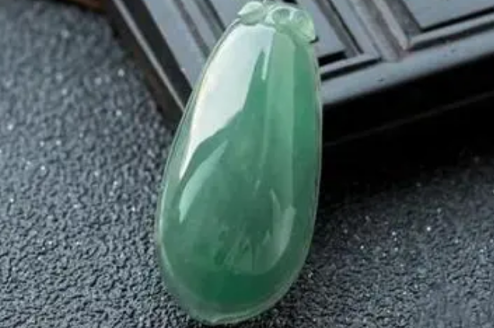 <a href='http://www.sjy2.com' target='_blank'><u>翡翠</u></a>怎么辨别真假
