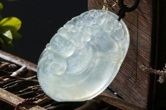 糯种<a href='http://www.sjy2.com' target='_blank'><u>翡翠</u></a>能养透吗