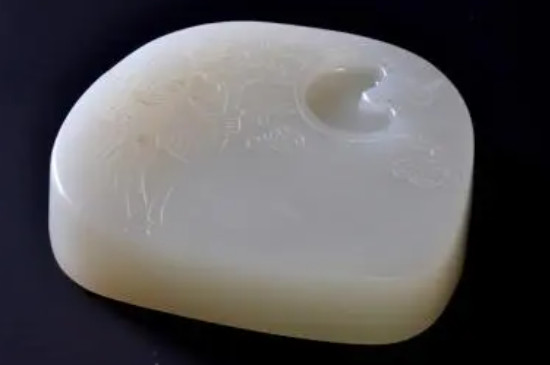 翡翠和玉是一样吗