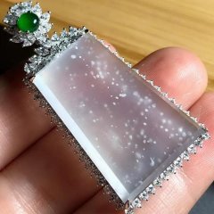 木那雪花料翡翠无事牌